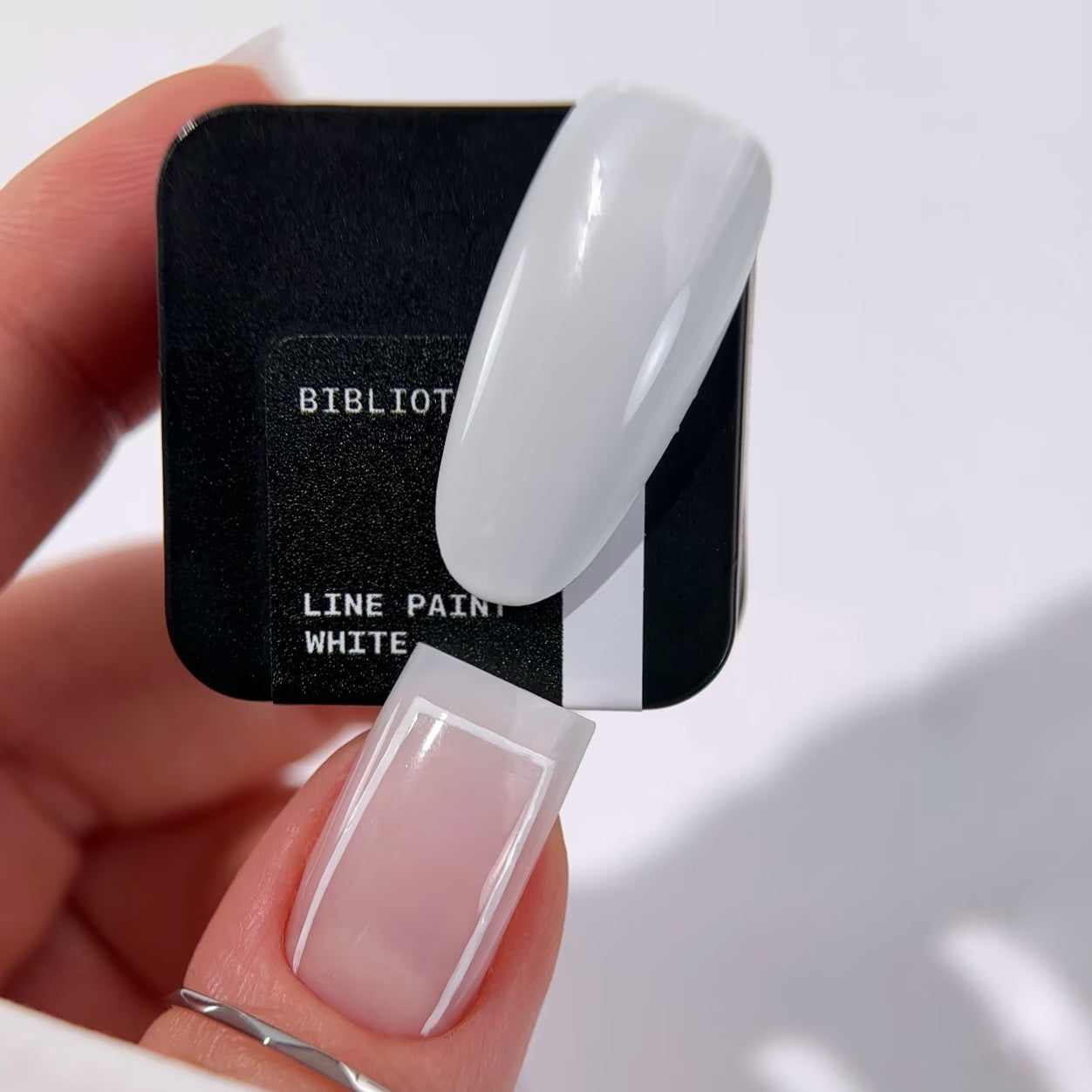 BIBLIOTEKA Line Paint White No Wipe, 5ml